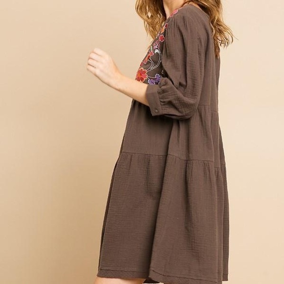 Dress - Picture 5 of 5